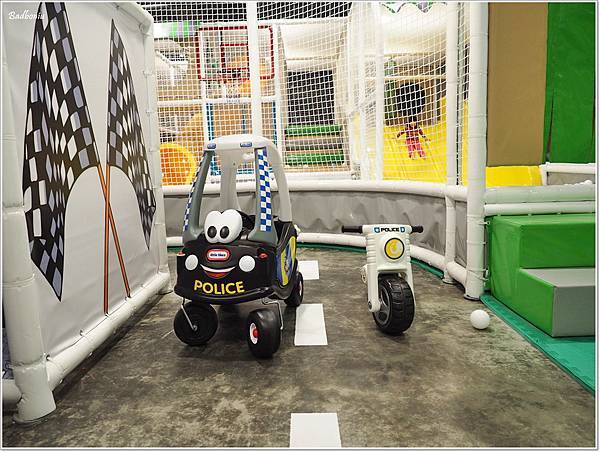 【食】【桃園】夢工場親子主題餐廳.質感佳,還把縮小版愛樂園搬進餐廳裡了! 【食】【桃園】夢工場親子主題餐廳.質感佳,還把縮小版愛樂園搬進餐廳裡了!