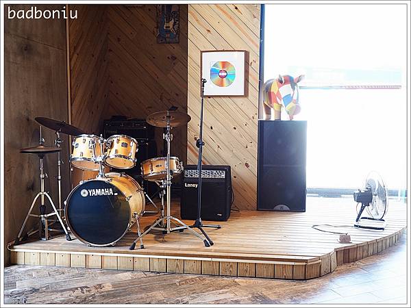 【食】【新竹】Fan&House 手工窯烤柴燒披薩、牛排、咖啡茶飲、鮮榨果汁.餐點平價還有戶外大草皮可以跟袋鼠互動喔! 【食】【新竹】Fan&House 手工窯烤柴燒披薩、牛排、咖啡茶飲、鮮榨果汁.餐點平價還有戶外大草皮可以跟袋鼠互動喔!