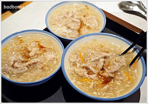 【食】【宜蘭】阿娘給的蒜味肉羹(北門蒜味肉羹).搬去泰山路新家後環境變大、變漂亮,味道還是一樣美味! 【食】【宜蘭】阿娘給的蒜味肉羹(北門蒜味肉羹).搬去泰山路新家後環境變大、變漂亮,味道還是一樣美味!