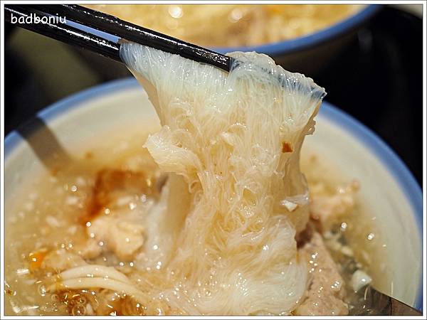 【食】【宜蘭】阿娘給的蒜味肉羹(北門蒜味肉羹).搬去泰山路新家後環境變大、變漂亮,味道還是一樣美味! 【食】【宜蘭】阿娘給的蒜味肉羹(北門蒜味肉羹).搬去泰山路新家後環境變大、變漂亮,味道還是一樣美味!