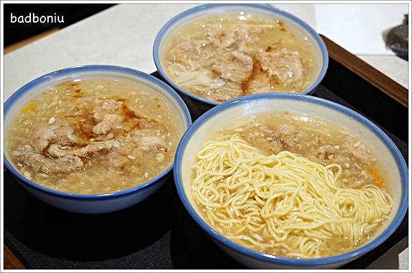 【食】【宜蘭】阿娘給的蒜味肉羹(北門蒜味肉羹).搬去泰山路新家後環境變大、變漂亮,味道還是一樣美味! 【食】【宜蘭】阿娘給的蒜味肉羹(北門蒜味肉羹).搬去泰山路新家後環境變大、變漂亮,味道還是一樣美味!