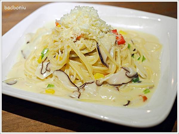 【食】【台北】阿瑪非 coffee.北投捷運站對面的義大利餐廳,餐點不錯,不說還吃不出來是蔬食餐廳! 【食】【台北】阿瑪非 coffee.北投捷運站對面的義大利餐廳,餐點不錯,不說還吃不出來是蔬食餐廳!