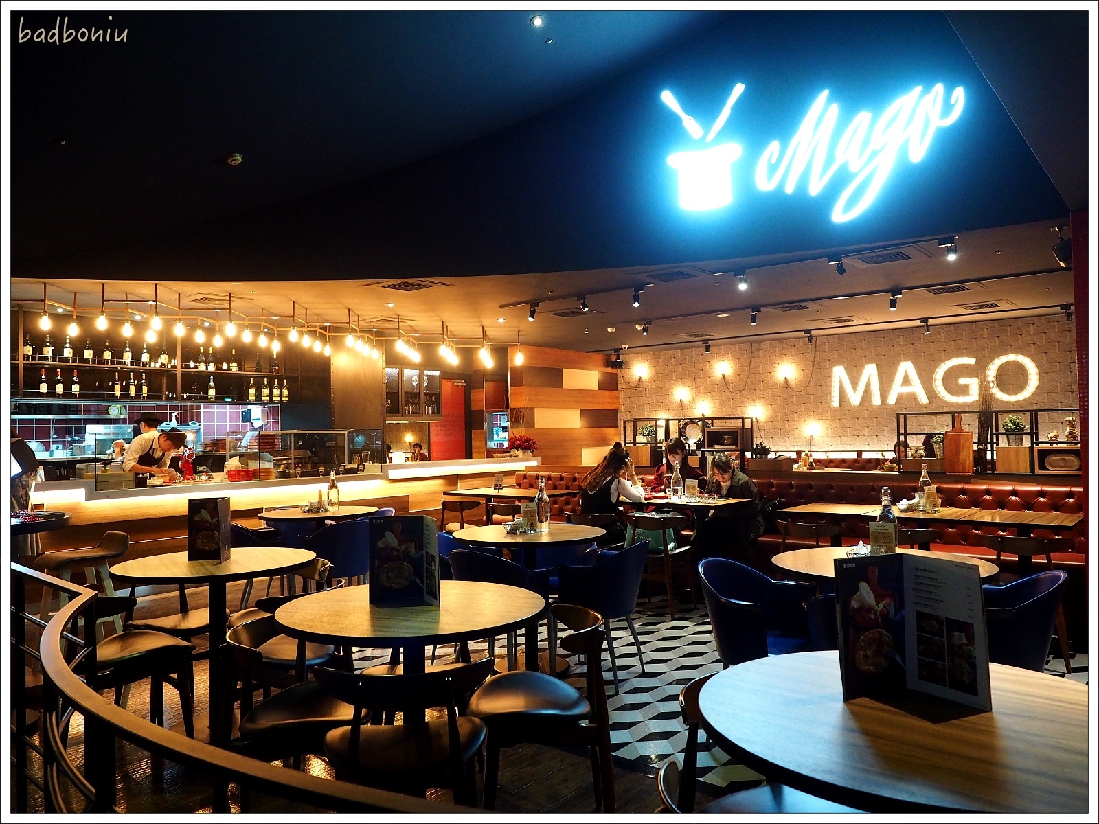 【食】【台北】MAGO 料理魔術美學西班牙餐廳 信義威秀店 - 來看魔術師變美食 【食】【台北】MAGO 料理魔術美學西班牙餐廳 信義威秀店 - 來看魔術師變美食