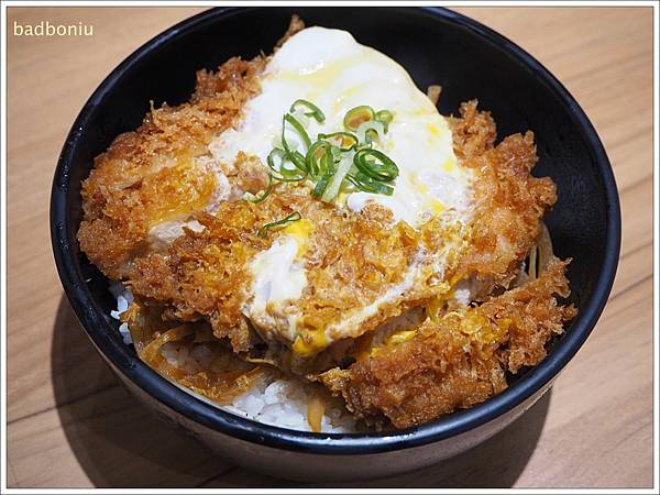 【食】【桃園】 吉豚屋かつや 三越桃園站前店.日本國民豬排連鎖店來桃園了! 【食】【桃園】 吉豚屋かつや 三越桃園站前店.日本國民豬排連鎖店來桃園了!