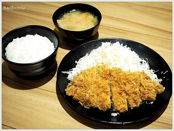 【食】【桃園】 吉豚屋かつや 三越桃園站前店.日本國民豬排連鎖店來桃園了! 【食】【桃園】 吉豚屋かつや 三越桃園站前店.日本國民豬排連鎖店來桃園了!