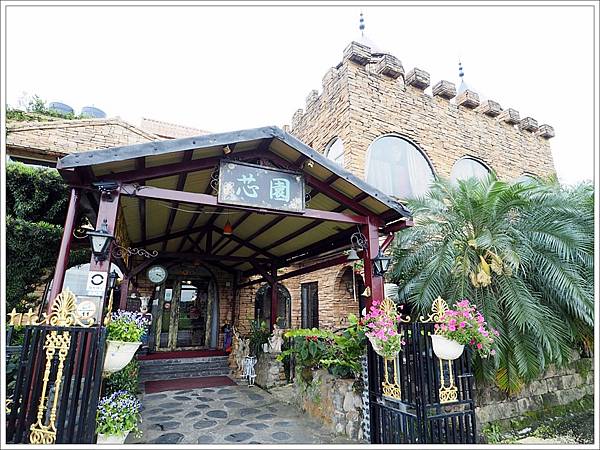 宜蘭住宿 芯園我的夢中城堡 換上公主服 開著賓士300s古董電動車 在宜蘭最美的花園親子城堡內實現心中的公主夢 壞波妞の旅行食踨 宜蘭住宿 芯園我的夢中城堡 換上公主服 開著賓士300s古董電動車 在宜蘭最美的花園親子城堡內實現心中的公主夢 壞波妞の旅行食踨