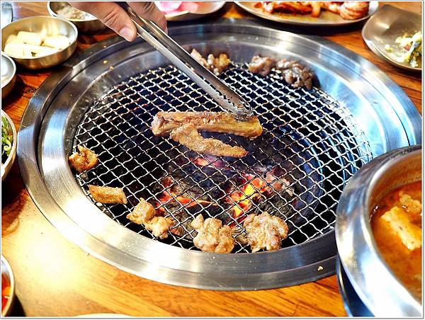 【食】【台北】正宗韓國烤肉Meat Love 橡木炭直火烤肉 奢華上市-meat love