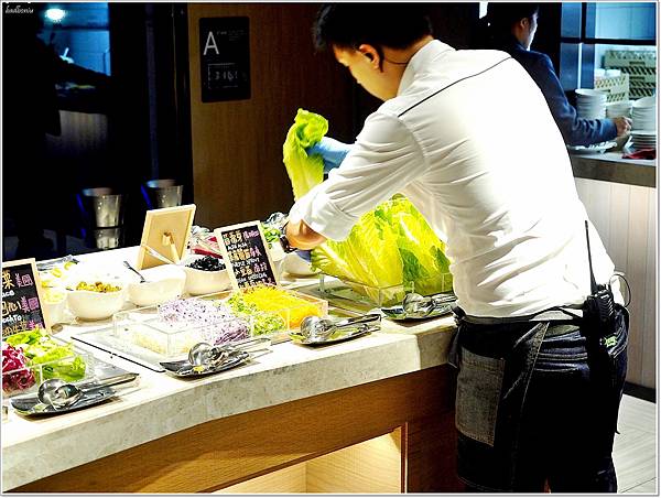 【食】【台北】北投雅樂軒 Nook 聚聚樂餐廳,燒烤海鮮拼盤BBQ x 戰斧牛排 x 自助吧 |竟然還有狗狗餐 【食】【台北】北投雅樂軒 Nook 聚聚樂餐廳,燒烤海鮮拼盤BBQ x 戰斧牛排 x 自助吧 |竟然還有狗狗餐