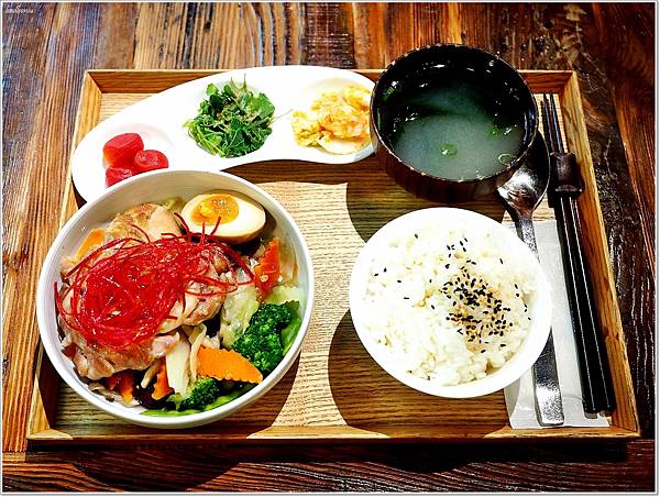 【食】【高雄】永心鳳茶 中山店 | 不止賣茶,餐點也很有水準 @ 壞波妞耍盧 :: 痞客邦 PIXNET ::