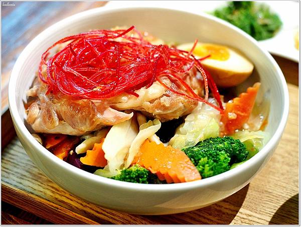 【食】【高雄】永心鳳茶 中山店 | 不止賣茶,餐點也很有水準 【食】【高雄】永心鳳茶 中山店 | 不止賣茶,餐點也很有水準