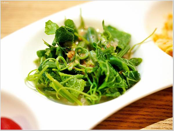 【食】【高雄】永心鳳茶 中山店 | 不止賣茶,餐點也很有水準 【食】【高雄】永心鳳茶 中山店 | 不止賣茶,餐點也很有水準