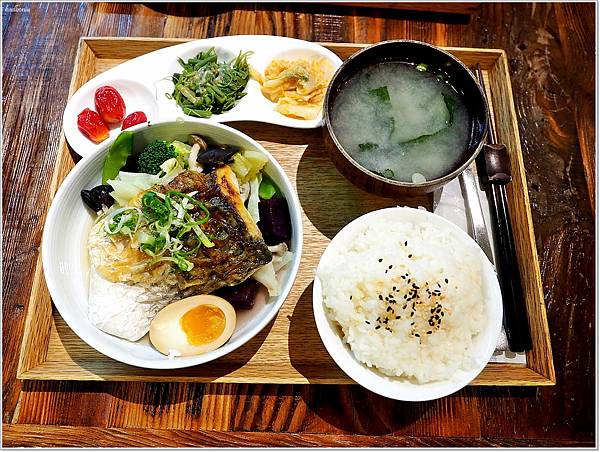 【食】【高雄】永心鳳茶 中山店 | 不止賣茶,餐點也很有水準 【食】【高雄】永心鳳茶 中山店 | 不止賣茶,餐點也很有水準