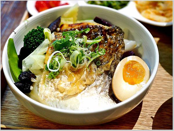 【食】【高雄】永心鳳茶 中山店 | 不止賣茶,餐點也很有水準 【食】【高雄】永心鳳茶 中山店 | 不止賣茶,餐點也很有水準