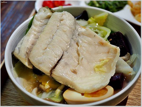 【食】【高雄】永心鳳茶 中山店 | 不止賣茶,餐點也很有水準 【食】【高雄】永心鳳茶 中山店 | 不止賣茶,餐點也很有水準