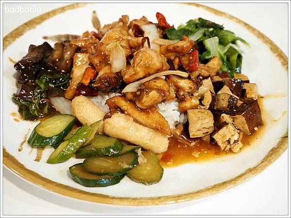 【食】【桃園】幸福排骨專賣店.很下飯、感覺可以天天去報到的排骨飯! 【食】【桃園】幸福排骨專賣店.很下飯、感覺可以天天去報到的排骨飯!