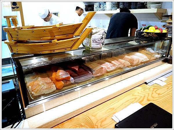 【食】【台中】瞞著爹台中精誠丼飯 - 台中限定款日式海鮮丼飯,軟絲好好食~ 【食】【台中】瞞著爹台中精誠丼飯 - 台中限定款日式海鮮丼飯,軟絲好好食~