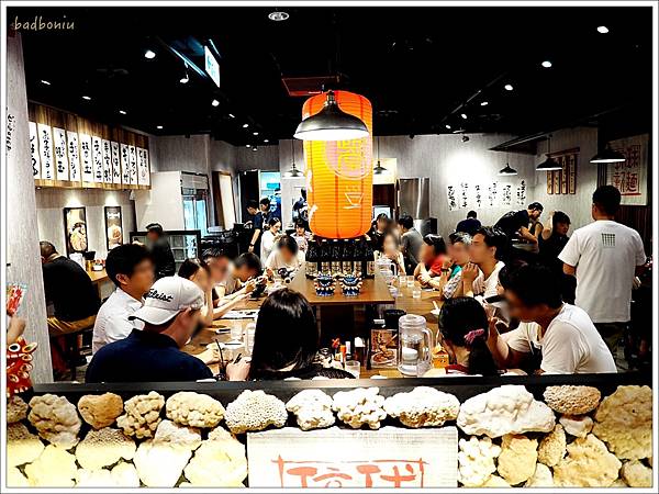 【食】【台北】琉球新麵 通堂拉麵 台灣1號店,日本沖繩必吃拉麵原味來台,台北統一時代百貸美食再加一 【食】【台北】琉球新麵 通堂拉麵 台灣1號店,日本沖繩必吃拉麵原味來台,台北統一時代百貸美食再加一