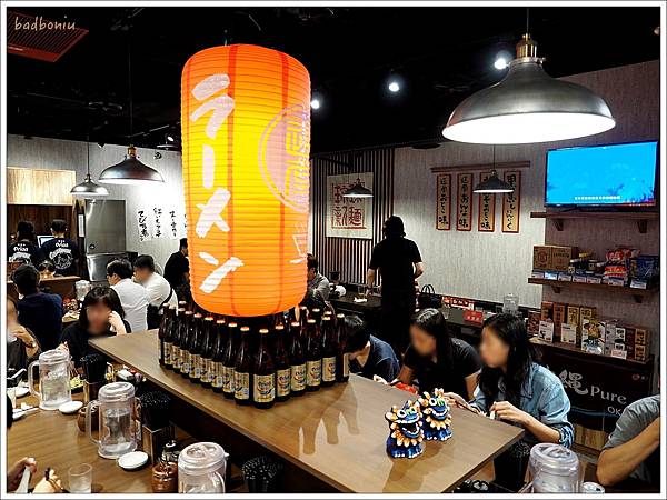 【食】【台北】琉球新麵 通堂拉麵 台灣1號店,日本沖繩必吃拉麵原味來台,台北統一時代百貸美食再加一 【食】【台北】琉球新麵 通堂拉麵 台灣1號店,日本沖繩必吃拉麵原味來台,台北統一時代百貸美食再加一