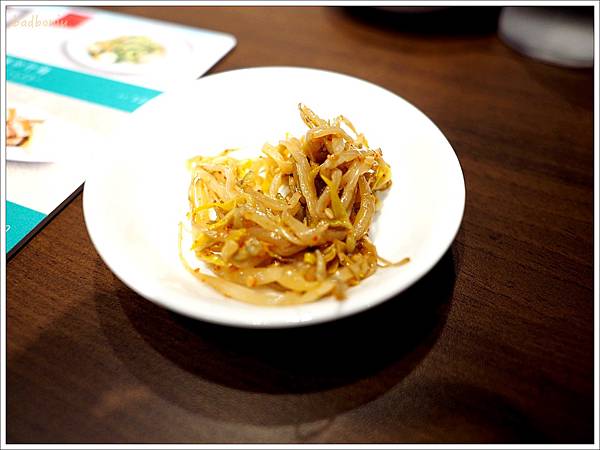 【食】【台北】琉球新麵 通堂拉麵 台灣1號店,日本沖繩必吃拉麵原味來台,台北統一時代百貸美食再加一 【食】【台北】琉球新麵 通堂拉麵 台灣1號店,日本沖繩必吃拉麵原味來台,台北統一時代百貸美食再加一