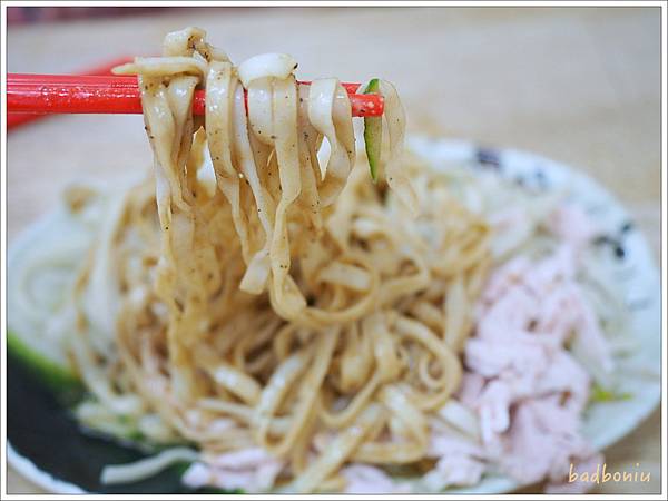 【食】【嘉義】微笑火雞肉飯 終於吃到常洗版的雞肉飯,但我最愛的是涼麵XD 【食】【嘉義】微笑火雞肉飯 終於吃到常洗版的雞肉飯,但我最愛的是涼麵XD