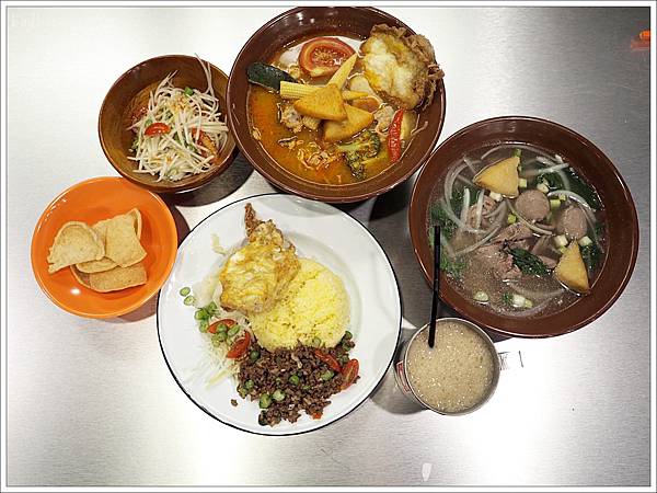 【食】【桃園】街食泰 Just Thai - 傳統泰國街食場景很有氛圍,份量稍嫌少了些 @ 壞波妞耍盧 :: 痞客邦 PIXNET ::