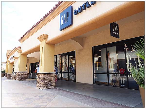 購物 洛杉磯 沙漠奧特萊斯desert Hills Premium Outlets 來洛杉磯一定要去的outlet 雖然要開很久的車 但真的好好買 壞波妞の旅行食踨 購物 洛杉磯 沙漠奧特萊斯desert Hills Premium Outlets 來洛杉磯一定要去的outlet 雖然要開很久的車 但真的好好買 壞波妞の旅行食踨