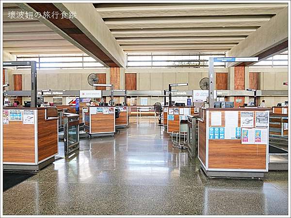 夏威夷國際機場 Honolulu International Airport 免稅店 紀念品店 如果在市區來不及採買 到這裡再買也很好買 持jcb卡還能免費使用貴賓室 壞波妞の旅行食踨