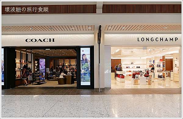 夏威夷國際機場 Honolulu International Airport 免稅店 紀念品店 如果在市區來不及採買 到這裡再買也很好買 持jcb卡還能免費使用貴賓室 壞波妞の旅行食踨 夏威夷國際機場 Honolulu International Airport 免稅店 紀念品店 如果在市區來不及採買 到這裡再買也很好買 持jcb卡還能免費使用貴賓室 壞波妞の旅行食踨