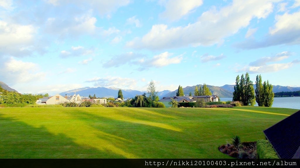 wanaka lake (1).JPG