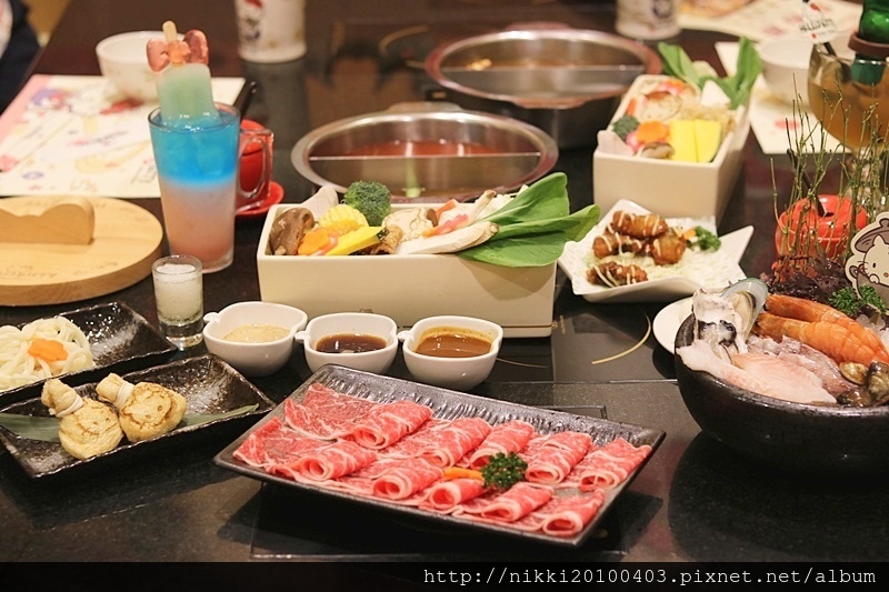 HELLO KITTY Shabu-Shabu (46).JPG