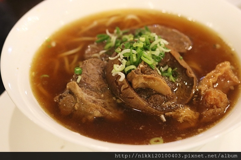 天下三絕牛肉麵 台北東區牛肉麵推薦 捷運忠孝復興站美食 台北高級牛肉麵推薦 台北生日餐廳