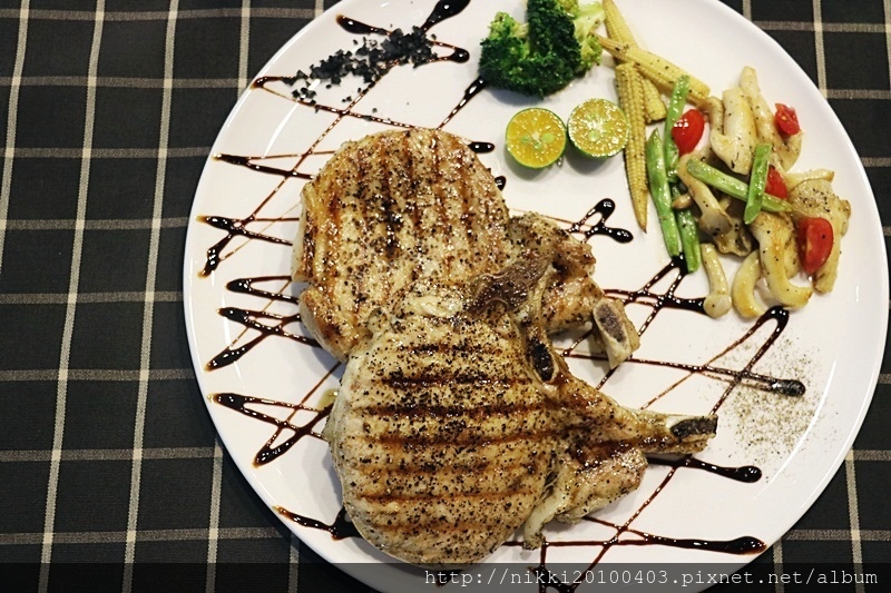 å°åæ¾å±±åç¾©å¤§å©é¤å»³æ¨è¦ WOW Bistro æ°çåº æºæ¢é£é¤éé¤¨.JPG