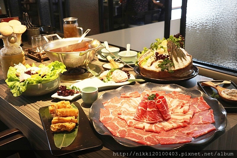 台北捷運中山站麻辣鍋推薦 青花驕麻辣鍋 王品麻辣火鍋 麻辣火鍋聚餐餐廳 青花椒麻辣火鍋