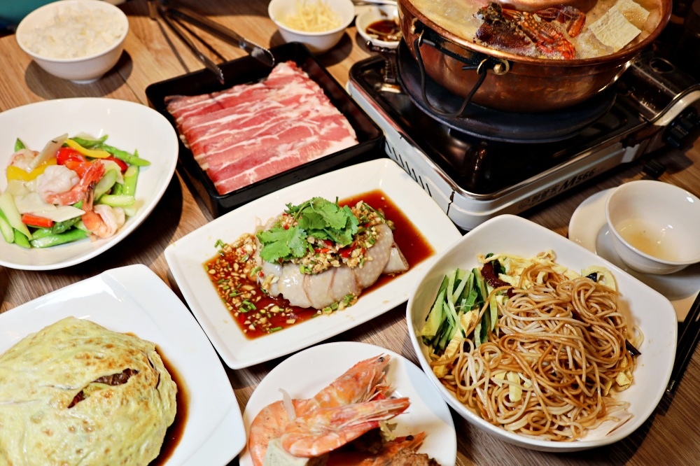 泰和樓 台北好吃湯包推薦 絲瓜蛤蜊蝦仁湯包 整顆蛤蠣加入湯包