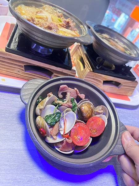 女人知己試用大隊,口碑行銷,部落客行銷,Party創作美食茶房,永和餐廳,親子餐廳,商務聚會,生日聚會,學生聚會,過年聚會,跨年聚會,包廂區,吸菸區,可包場,可投影,免費WIFI,每桌都有提供電源插座.USB插座,調酒,特調飲品,有提供桌遊,營業到凌晨3點,美食探索.歡樂聚會.盡在party,大台北最寬敞時尚的暢飲店,99元流行飲品無限暢飲一天,299元花式調酒無限暢飲一天,全國獨一無二 流行飲品+花式調酒同步暢飲,1000元消費卷享半年份無限暢飲,1800元消費卷享一年份無限暢飲,【Party行動辦公室包月方案】：1個月2999元(每日10：00-晚上11：00  /   流行茶飲無限暢飲+75元內茶點1份   /  可享套餐.茶點9折優惠)