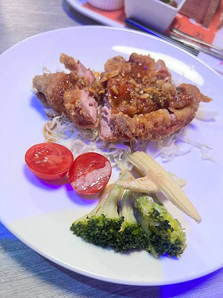 女人知己試用大隊,口碑行銷,部落客行銷,Party創作美食茶房,永和餐廳,親子餐廳,商務聚會,生日聚會,學生聚會,過年聚會,跨年聚會,包廂區,吸菸區,可包場,可投影,免費WIFI,每桌都有提供電源插座.USB插座,調酒,特調飲品,有提供桌遊,營業到凌晨3點,美食探索.歡樂聚會.盡在party,大台北最寬敞時尚的暢飲店,99元流行飲品無限暢飲一天,299元花式調酒無限暢飲一天,全國獨一無二 流行飲品+花式調酒同步暢飲,1000元消費卷享半年份無限暢飲,1800元消費卷享一年份無限暢飲,【Party行動辦公室包月方案】：1個月2999元(每日10：00-晚上11：00  /   流行茶飲無限暢飲+75元內茶點1份   /  可享套餐.茶點9折優惠)