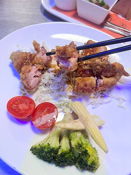 女人知己試用大隊,口碑行銷,部落客行銷,Party創作美食茶房,永和餐廳,親子餐廳,商務聚會,生日聚會,學生聚會,過年聚會,跨年聚會,包廂區,吸菸區,可包場,可投影,免費WIFI,每桌都有提供電源插座.USB插座,調酒,特調飲品,有提供桌遊,營業到凌晨3點,美食探索.歡樂聚會.盡在party,大台北最寬敞時尚的暢飲店,99元流行飲品無限暢飲一天,299元花式調酒無限暢飲一天,全國獨一無二 流行飲品+花式調酒同步暢飲,1000元消費卷享半年份無限暢飲,1800元消費卷享一年份無限暢飲,【Party行動辦公室包月方案】：1個月2999元(每日10：00-晚上11：00  /   流行茶飲無限暢飲+75元內茶點1份   /  可享套餐.茶點9折優惠)