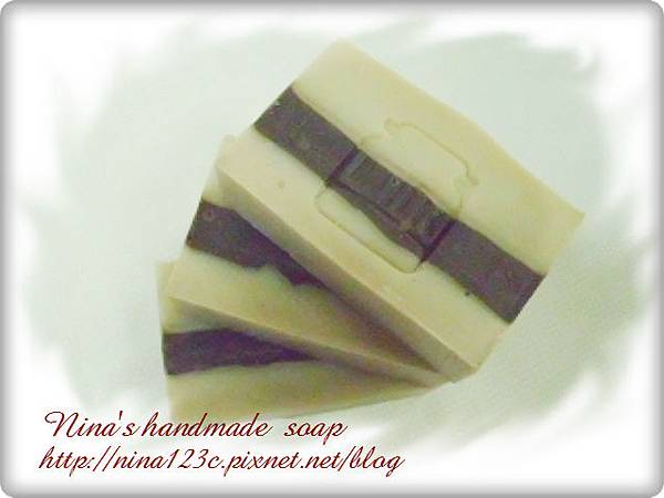Nina's 黑巧克力皂 (2).JPG