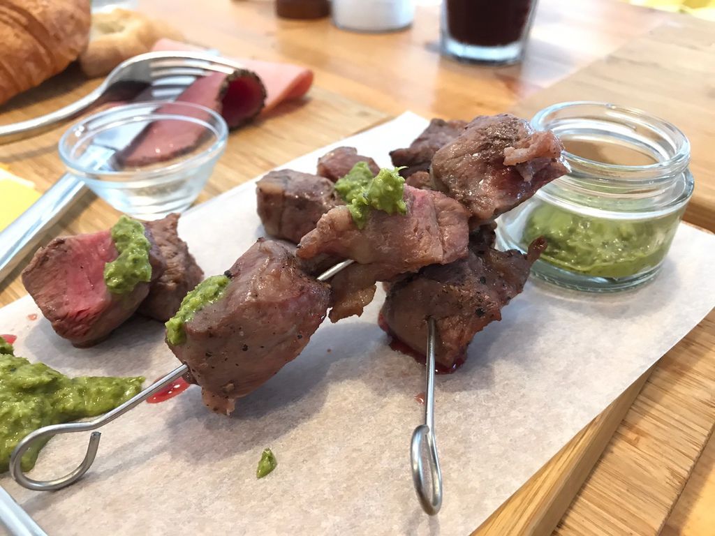 高雄左營區_慢牛_火烤牛肉丼佐Chimichurri Sauce阿根廷醬