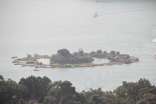 921後沉到剩沒多少的光華島，外面那圈聽說是人工的