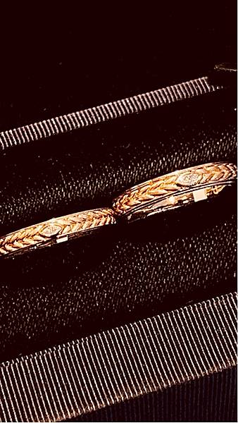 美夢成真鑽石只想擁有與你專屬的指尖情話。 美夢成真鑽石只想擁有與你專屬的指尖情話。