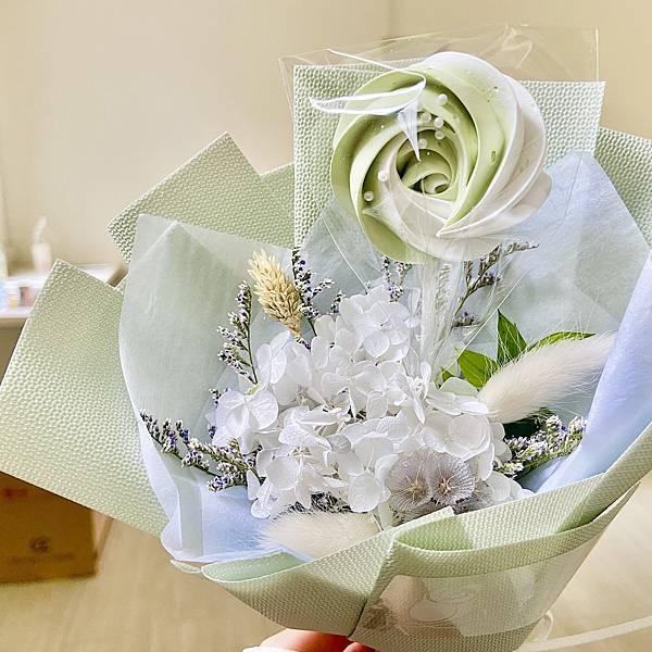 意外發現!!《傳遞幸福》美到冒泡的馬林糖花束😍 意外發現!!《傳遞幸福》美到冒泡的馬林糖花束😍