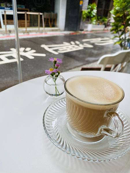 台北華山美食咖啡店》東東好生活網美打卡餐廳美食、蛋糕、咖啡，