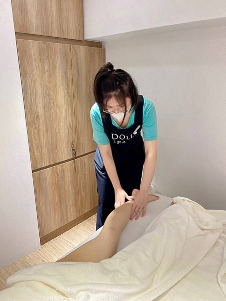 用五星級寵愛媽媽》新莊逗dollspa Spa精油舒壓、花卡