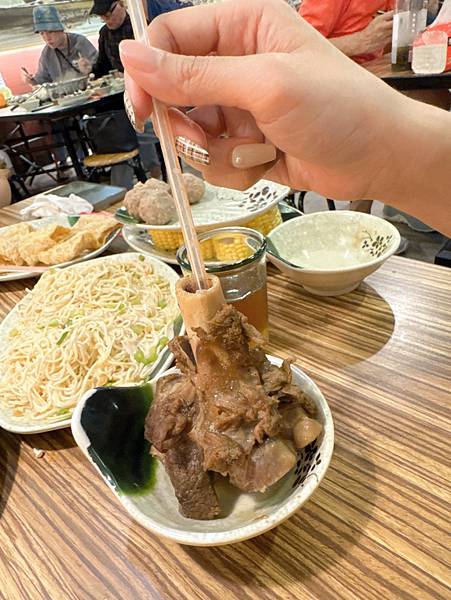 蘆洲美食推薦>立冬進補首選名羊天下羊肉爐 蘆洲三民店，紅燒羊