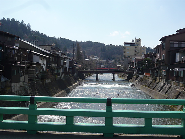 要去老街要經過這座橋