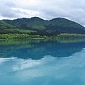 山景倒映