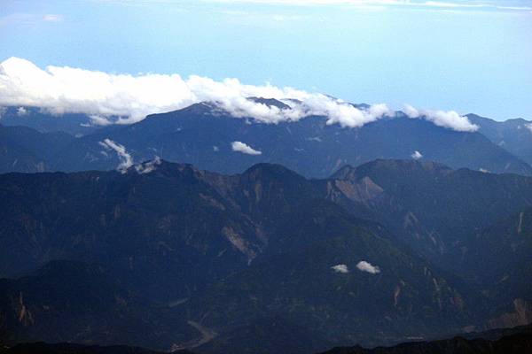 西巒大山