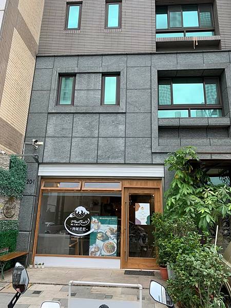 LINE_ALBUM_肉球尼尼_220911_0.jpg