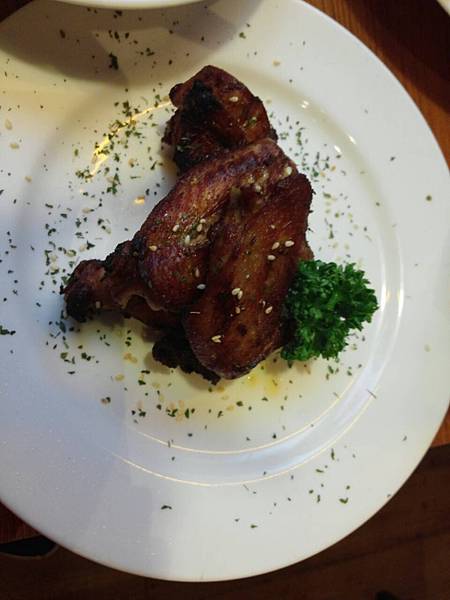 Is Pasta 烤雞翅、雞腿